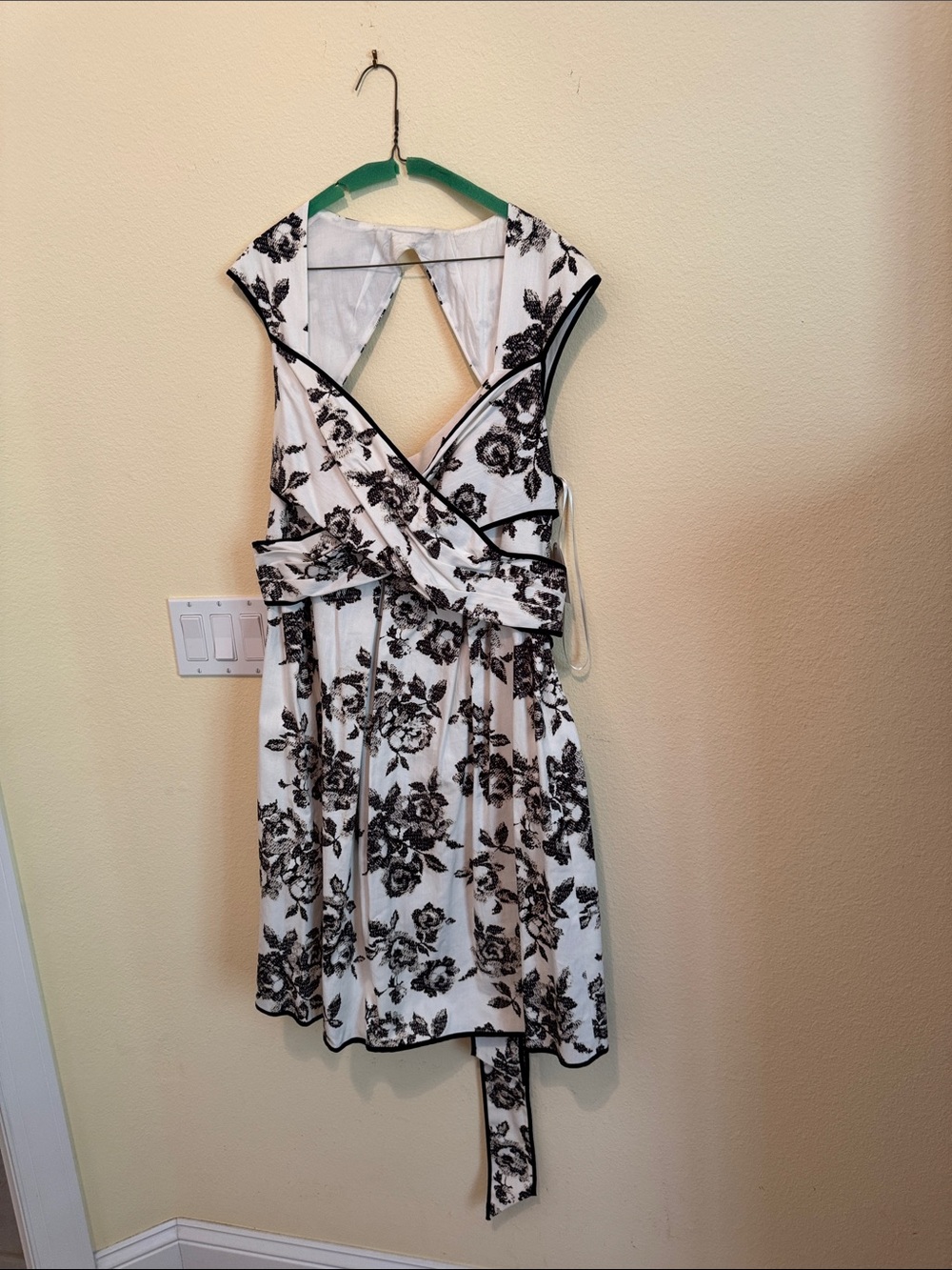 Jessica Simpson White Midi Dress with criss- cross bodice and Black Floral Print